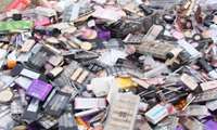 کشف و ضبط بیش از ۱۲۰۰ قلم لوازم آرایشی و بهداشتی غیر مجاز در کاشان