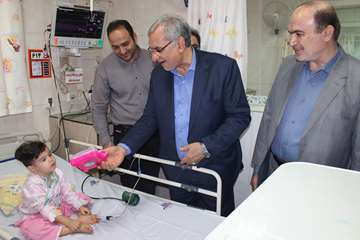 بازدید وزیر از بخش های مختلف بیمارستان بهشتی