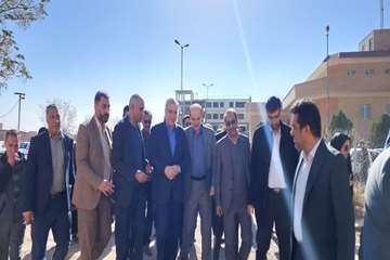بازدید وزیر بهداشت، درمان و آموزش پزشکی از فاز اول بیمارستان امام حسن (ع ) و بیمارستان ثامن الحجج (ع) آران و بیدگل