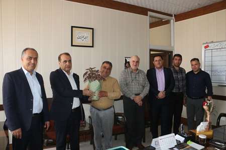 دیدار صمیمانۀ رئیس و معاونین با کارکنان واحدهای مختلف دانشگاه به مناسبت روز کارمند//گزارش تصویری 